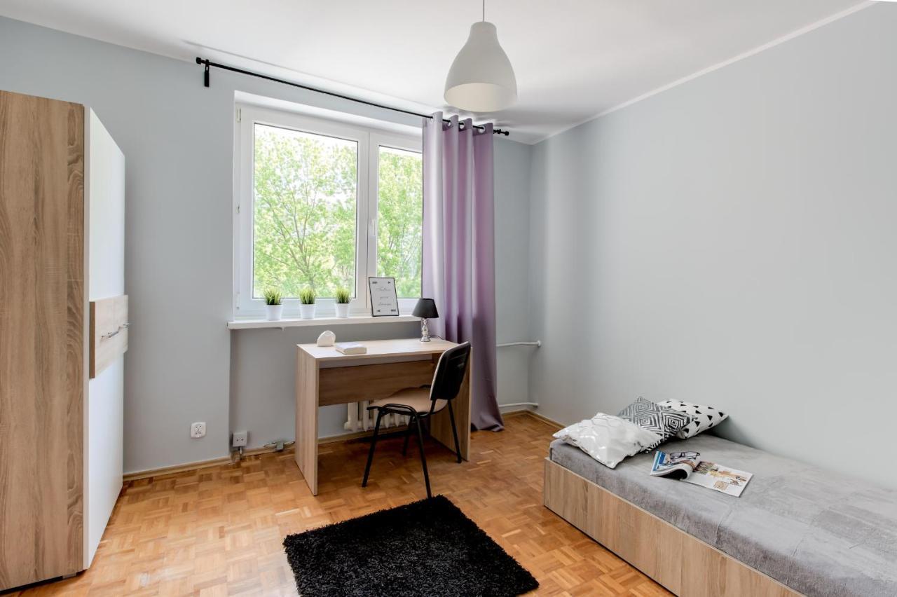 Krzywon 8 Rooms ワルシャワ エクステリア 写真